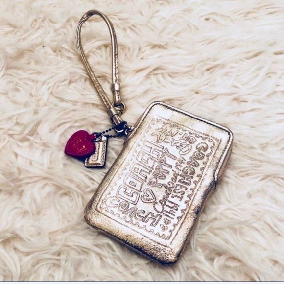 Coach Poppy Limited Edition Metallic Wristlet - Picture 1 of 8